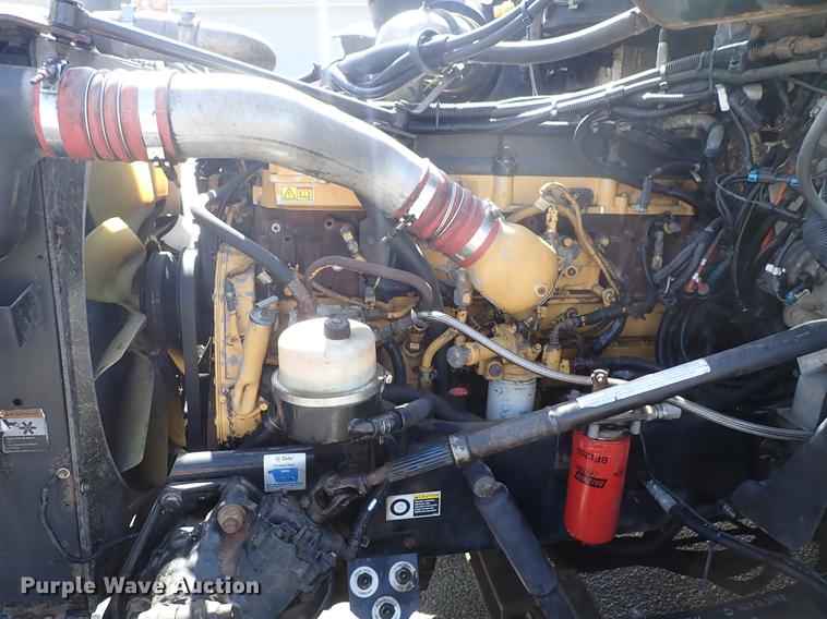 image for item DF1111 2007 Peterbilt 387 semi truck