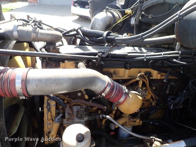 image for item DF1111 2007 Peterbilt 387 semi truck