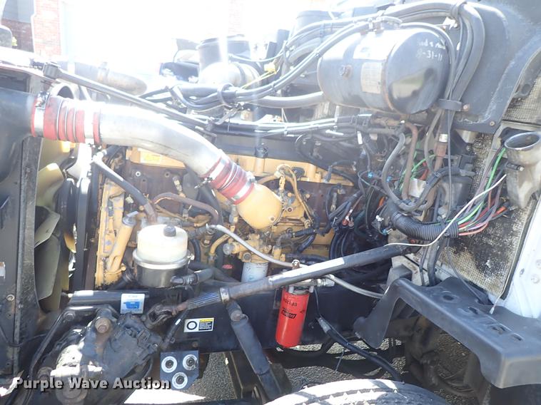 image for item DF1111 2007 Peterbilt 387 semi truck