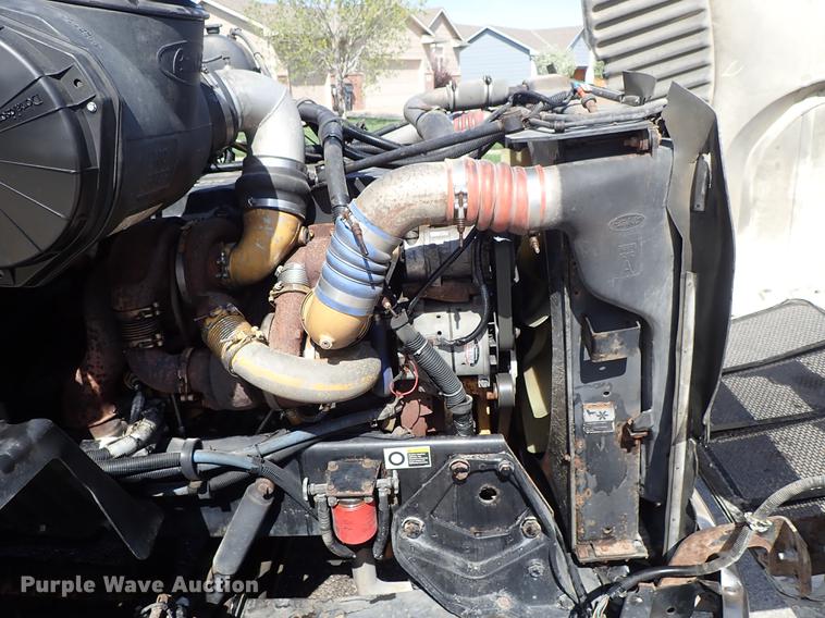 image for item DF1111 2007 Peterbilt 387 semi truck