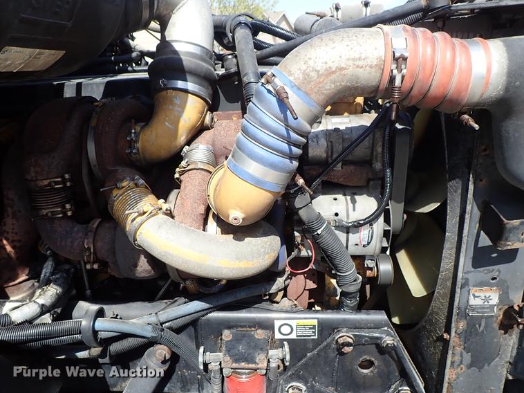 image for item DF1111 2007 Peterbilt 387 semi truck