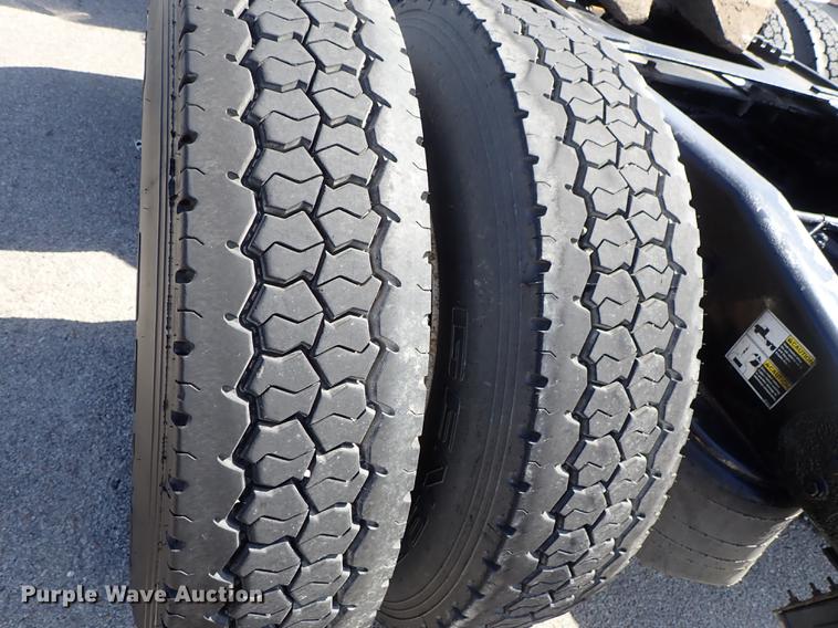 image for item DF1111 2007 Peterbilt 387 semi truck