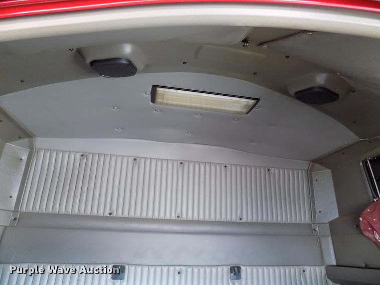 image for item DF4421 2008 Kenworth T800 semi truck