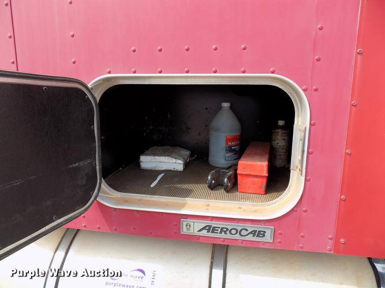 image for item DF4421 2008 Kenworth T800 semi truck