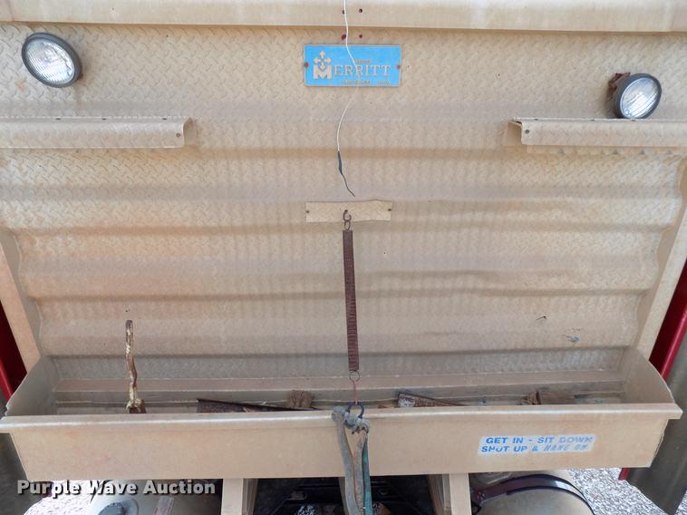 image for item DF4421 2008 Kenworth T800 semi truck