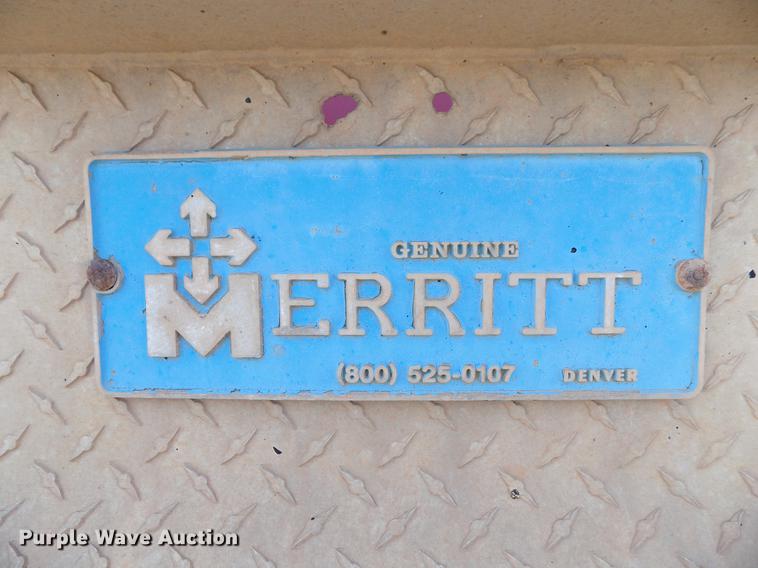 image for item DF4421 2008 Kenworth T800 semi truck