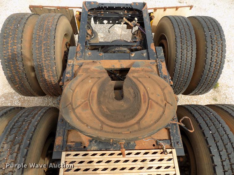 image for item DF4421 2008 Kenworth T800 semi truck