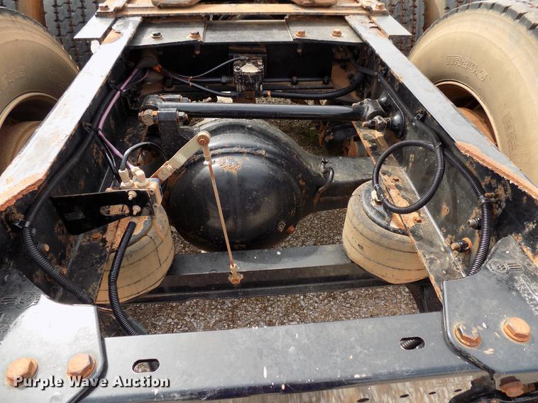 image for item DF4421 2008 Kenworth T800 semi truck