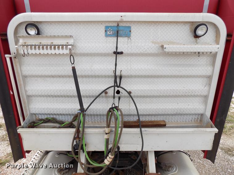 image for item DF4422 2009 Kenworth T800 semi truck