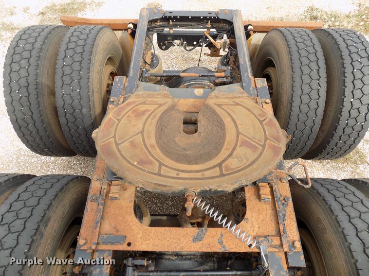 image for item DF4422 2009 Kenworth T800 semi truck