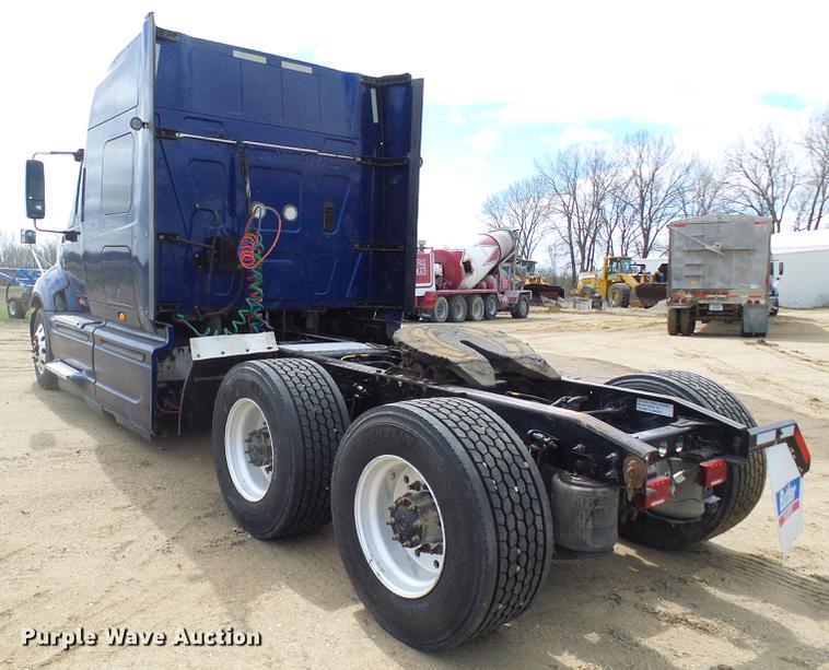 image for item DF7202 2013 International ProStar semi truck