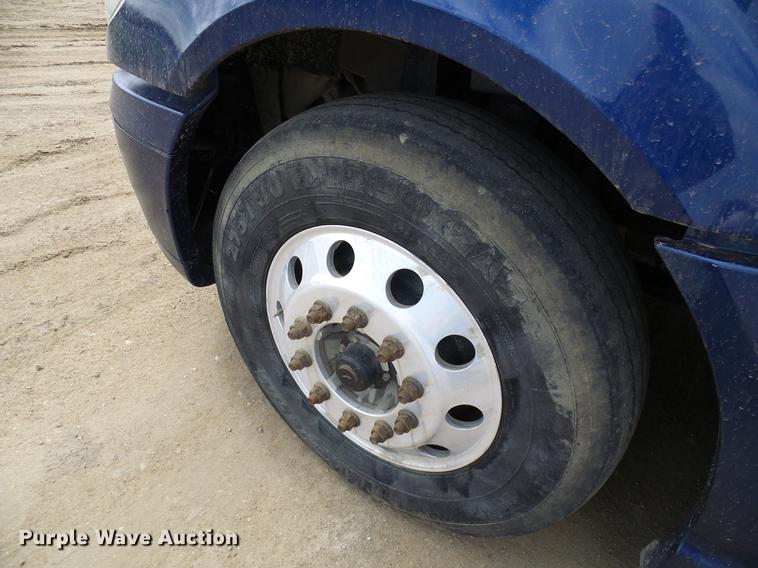 image for item DF7202 2013 International ProStar semi truck