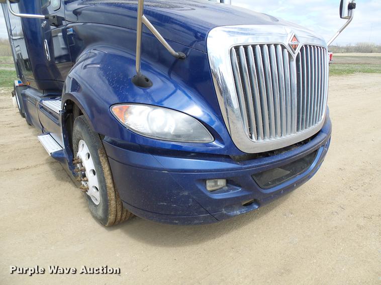 image for item DF7202 2013 International ProStar semi truck