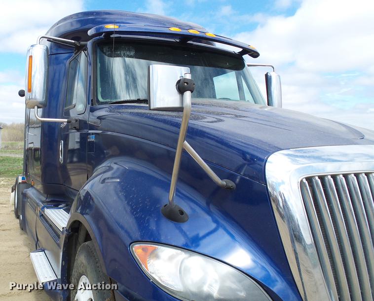 image for item DF7202 2013 International ProStar semi truck