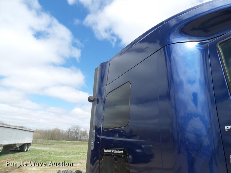 image for item DF7202 2013 International ProStar semi truck