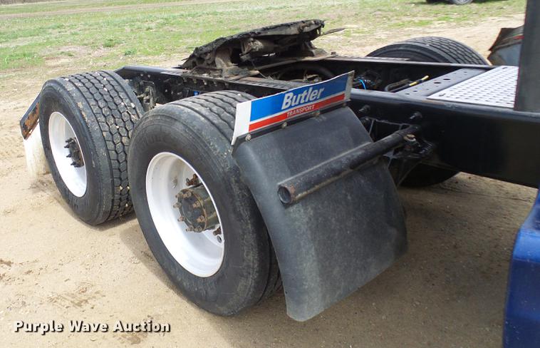 image for item DF7202 2013 International ProStar semi truck