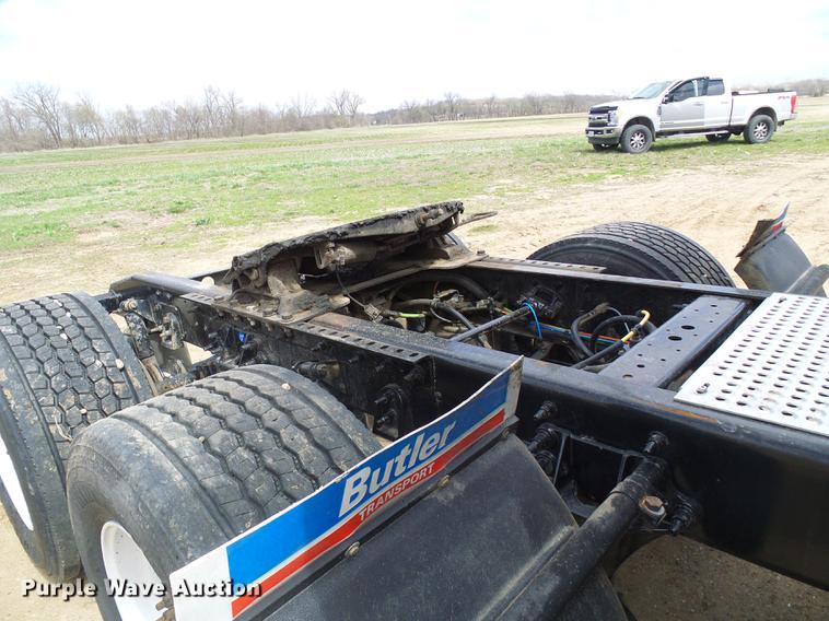 image for item DF7202 2013 International ProStar semi truck