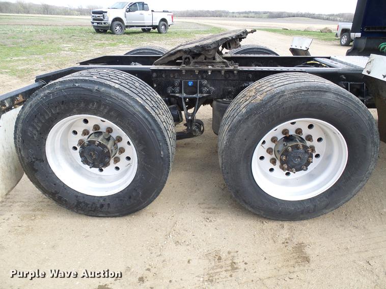 image for item DF7202 2013 International ProStar semi truck