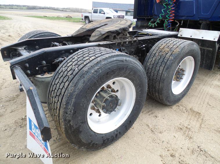 image for item DF7202 2013 International ProStar semi truck