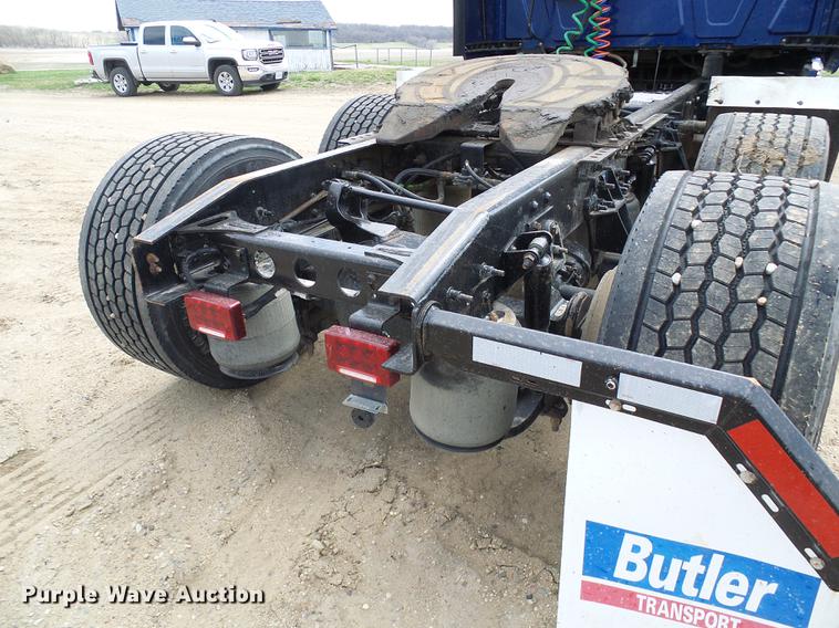 image for item DF7202 2013 International ProStar semi truck