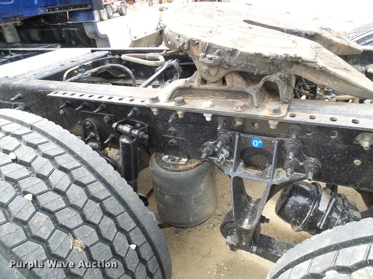 image for item DF7202 2013 International ProStar semi truck