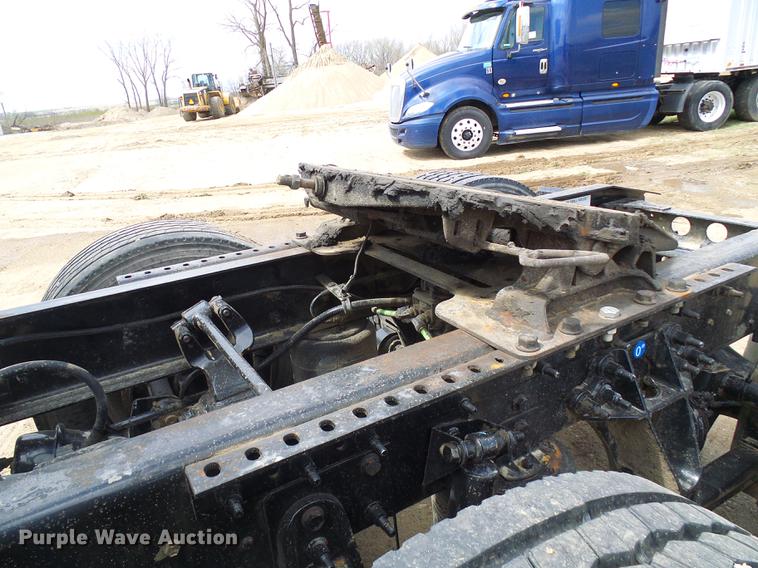 image for item DF7202 2013 International ProStar semi truck