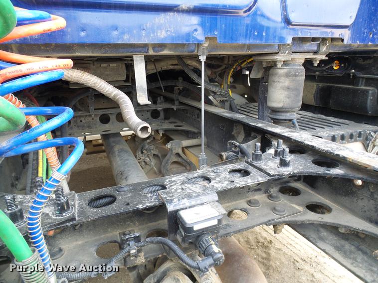 image for item DF7202 2013 International ProStar semi truck