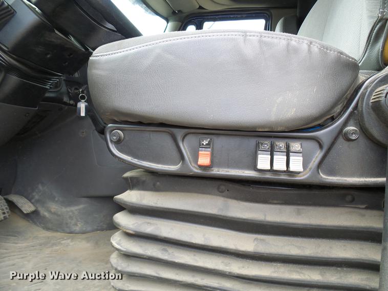 image for item DF7202 2013 International ProStar semi truck