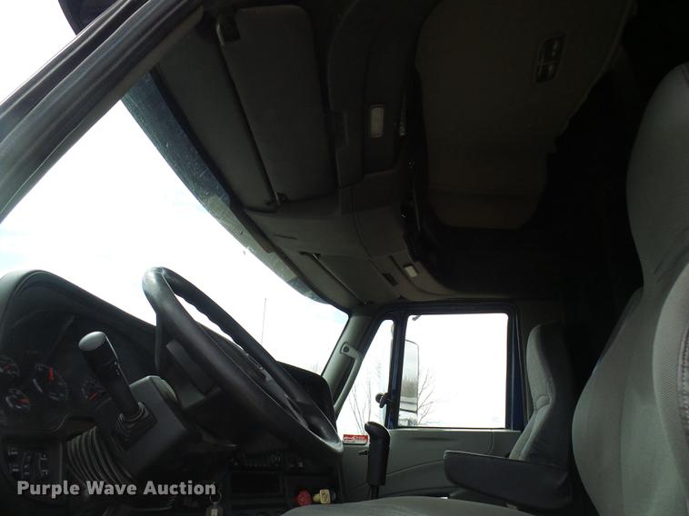 image for item DF7202 2013 International ProStar semi truck