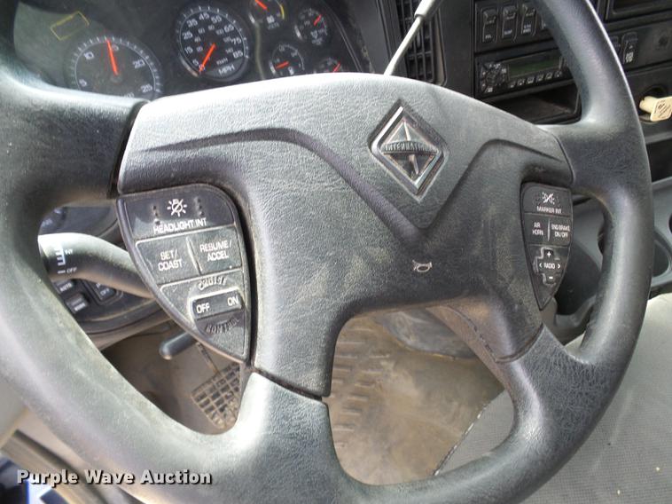 image for item DF7202 2013 International ProStar semi truck