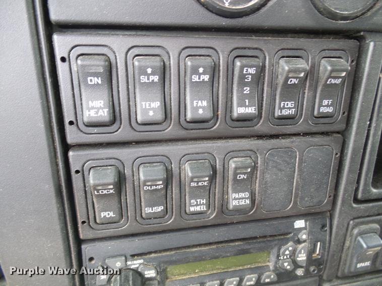 image for item DF7202 2013 International ProStar semi truck