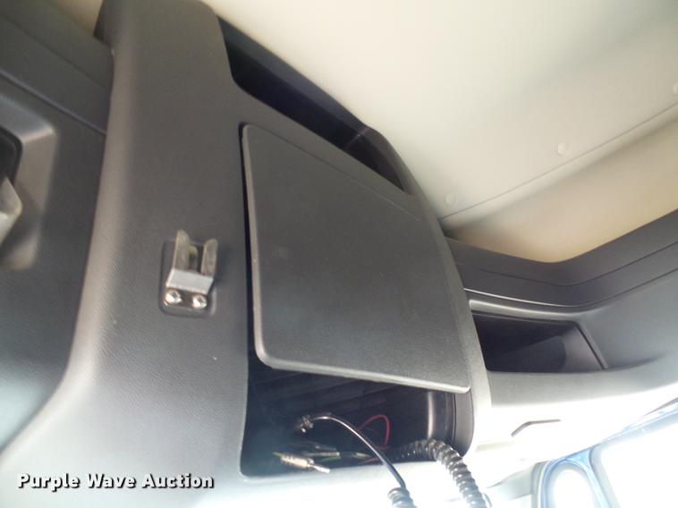 image for item DF7202 2013 International ProStar semi truck