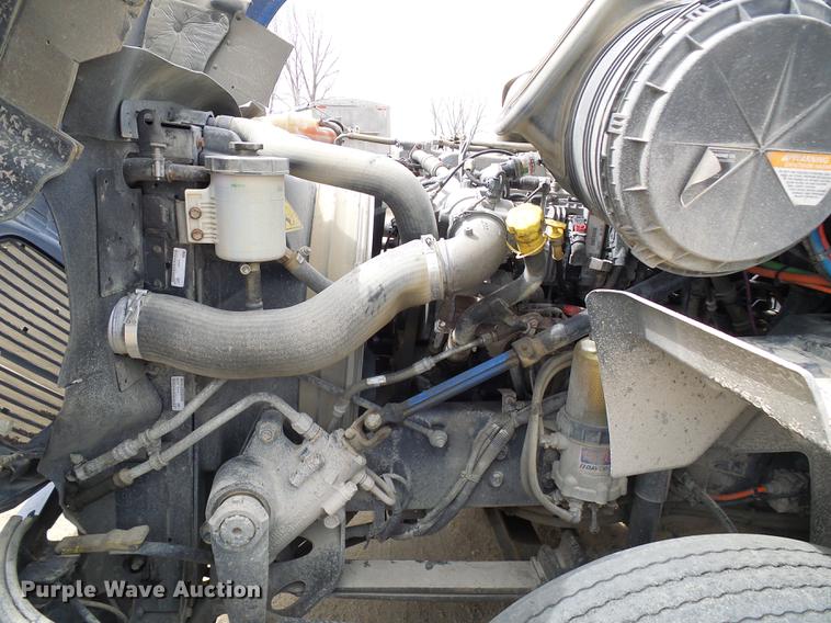 image for item DF7202 2013 International ProStar semi truck