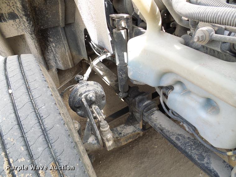 image for item DF7202 2013 International ProStar semi truck