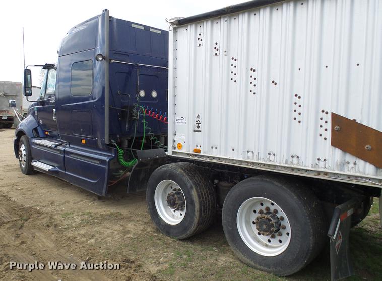 image for item DF7203 2013 International ProStar semi truck