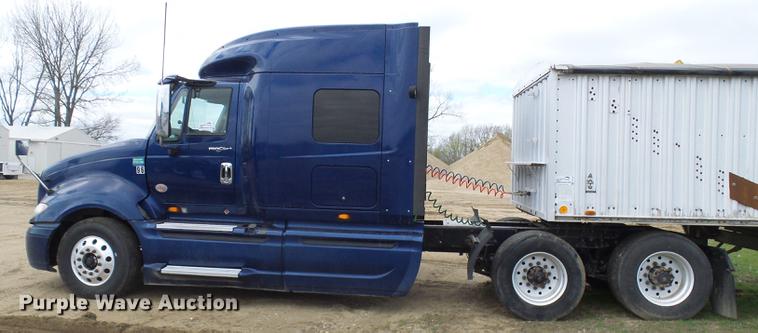 image for item DF7203 2013 International ProStar semi truck