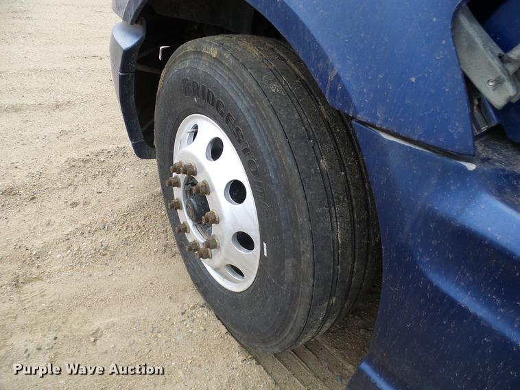 image for item DF7203 2013 International ProStar semi truck