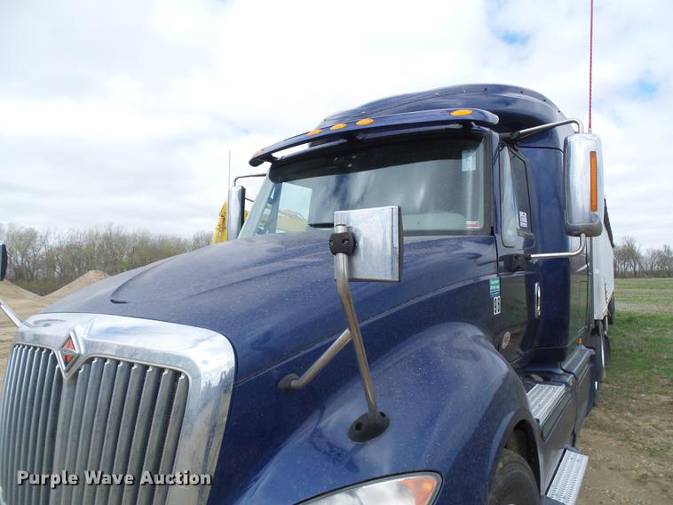 image for item DF7203 2013 International ProStar semi truck