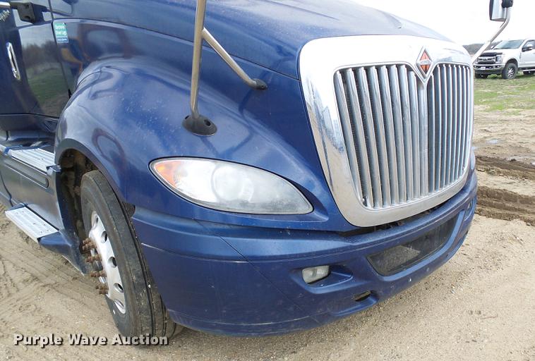 image for item DF7203 2013 International ProStar semi truck