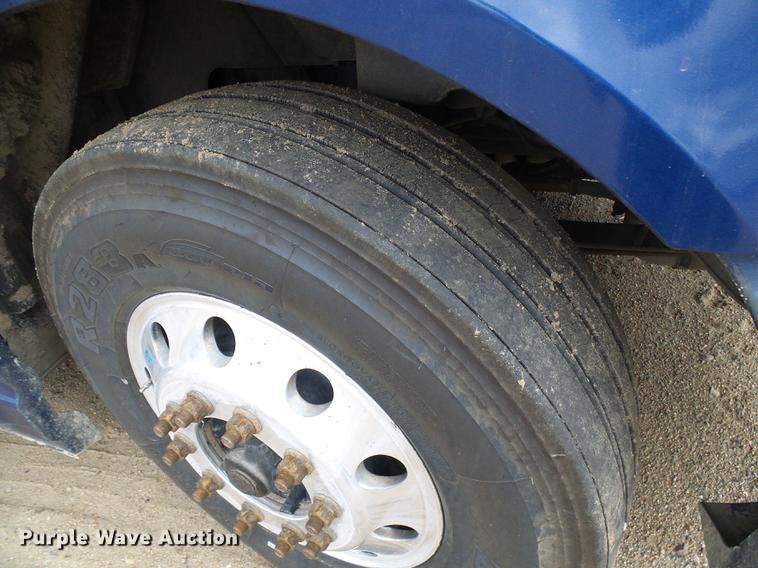 image for item DF7203 2013 International ProStar semi truck