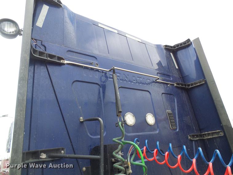 image for item DF7203 2013 International ProStar semi truck