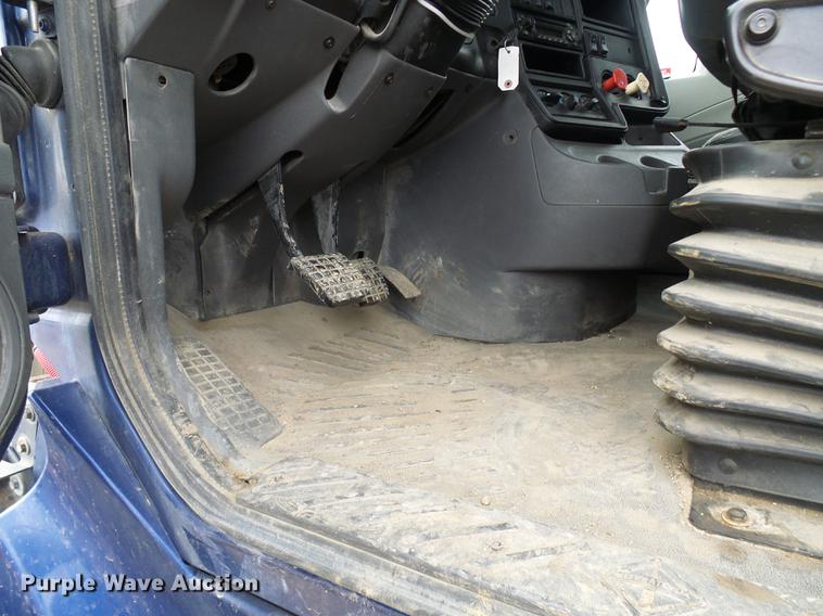 image for item DF7203 2013 International ProStar semi truck