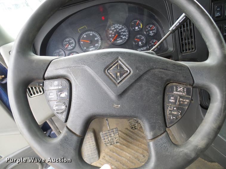 image for item DF7203 2013 International ProStar semi truck