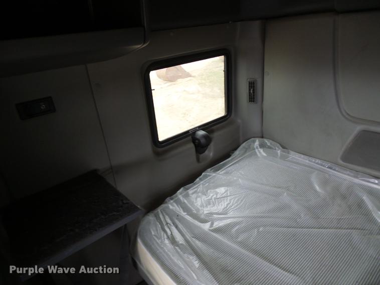 image for item DF7203 2013 International ProStar semi truck