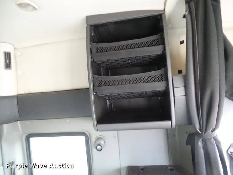 image for item DF7203 2013 International ProStar semi truck