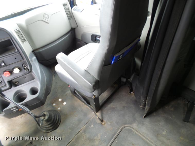 image for item DF7203 2013 International ProStar semi truck