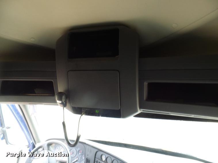 image for item DF7203 2013 International ProStar semi truck