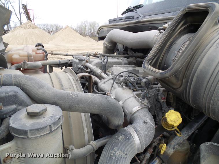 image for item DF7203 2013 International ProStar semi truck