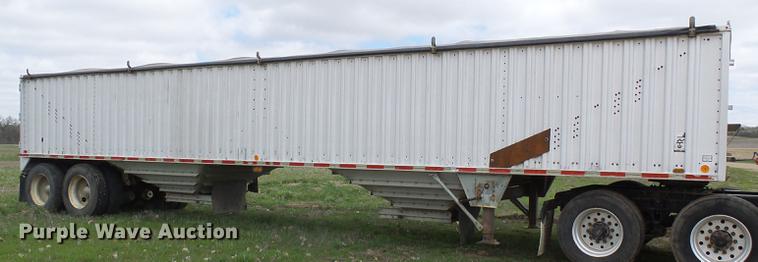 image for item DF7205 1985 Wilson AGH-700 double hopper bottom grain trailer