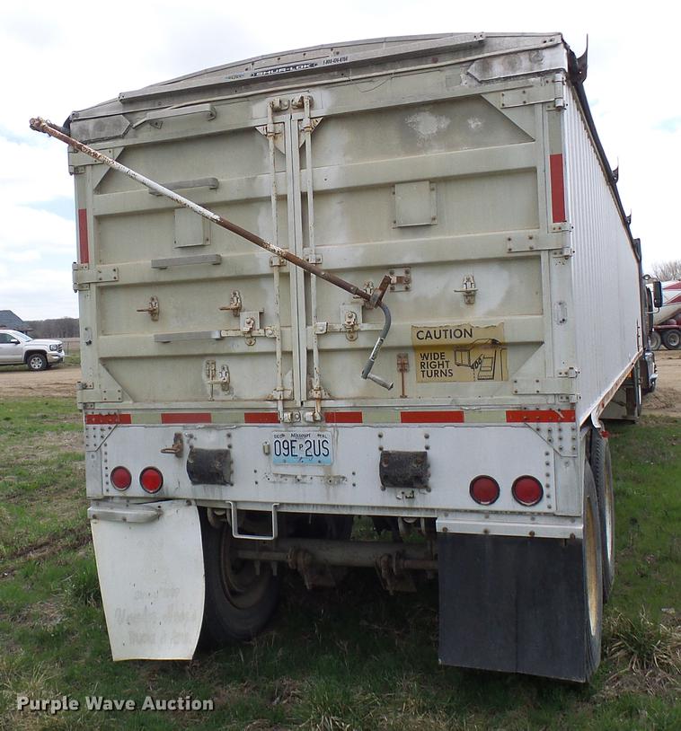 image for item DF7205 1985 Wilson AGH-700 double hopper bottom grain trailer